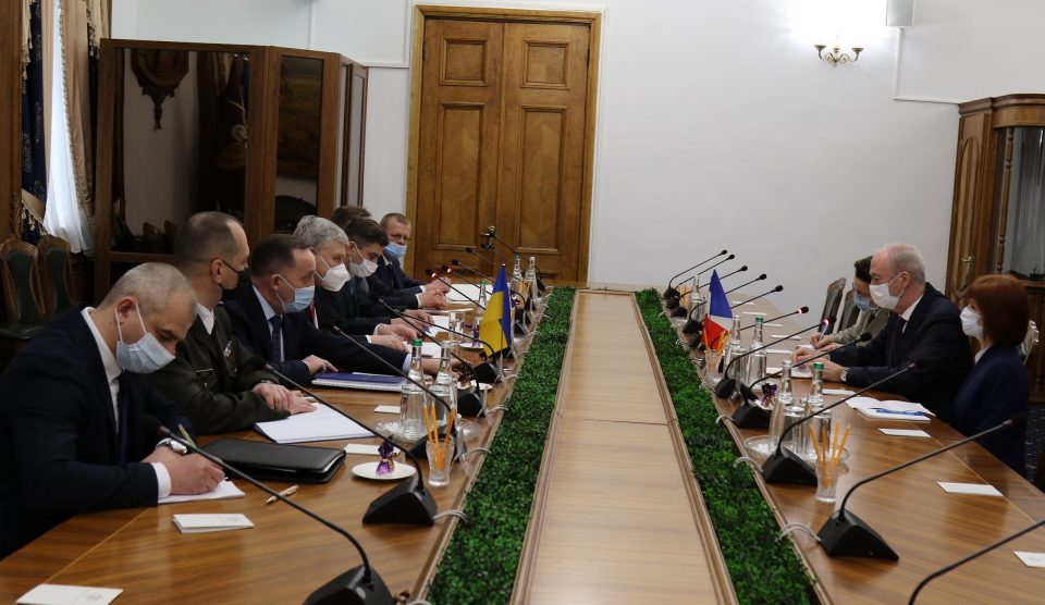 უკრაინის თავდაცვის მინისტრი არ გამორიცხავს, რომ რუსეთი უკრაინაში 2008 წლის ქართული სცენარის განხორციელებას გეგმავდეს
