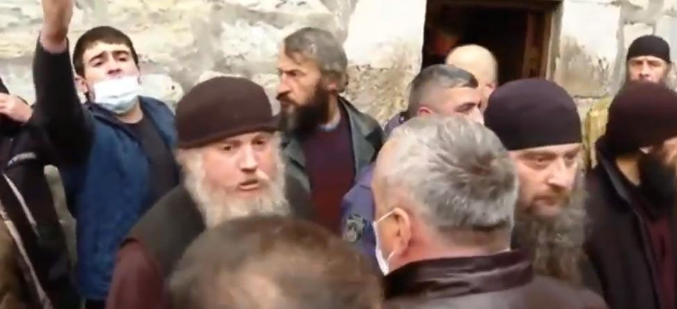 სალხინოს ღვთისმშობლის მიძინების მამათა მონასტერში დაპირისპირება მოხდა