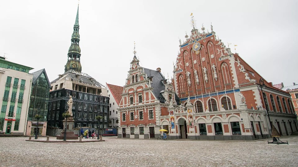 Литва, Латвия и Эстония вышлют российских дипломатов в знак солидарности с Чехией