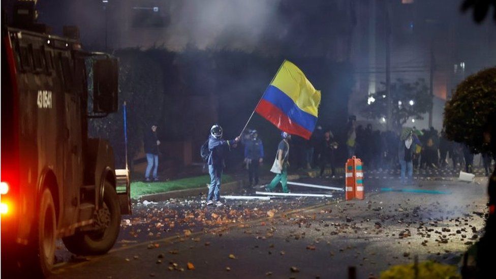 კოლუმბიაში ექვსდღიანი აქციების დროს 17 ადამიანი დაიღუპა და 840-ზე მეტი დაშავდა