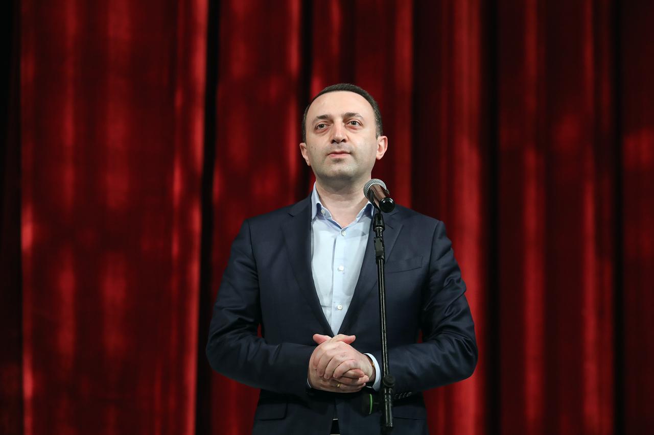 ირაკლი ღარიბაშვილმა ფონდ „ქართუს“ დაფინანსებით განახლებული ოზურგეთის სახელმწიფო დრამატული თეატრი გახსნა [ფოტო]