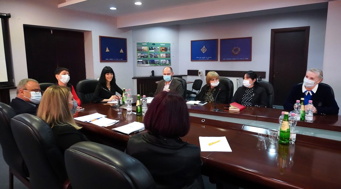 თეა ახვლედიანი ზუგდიდისა და წალენჯიხის მუნიციპალიტეტებთან არსებული გენდერული საბჭოების წევრებს შეხვდა