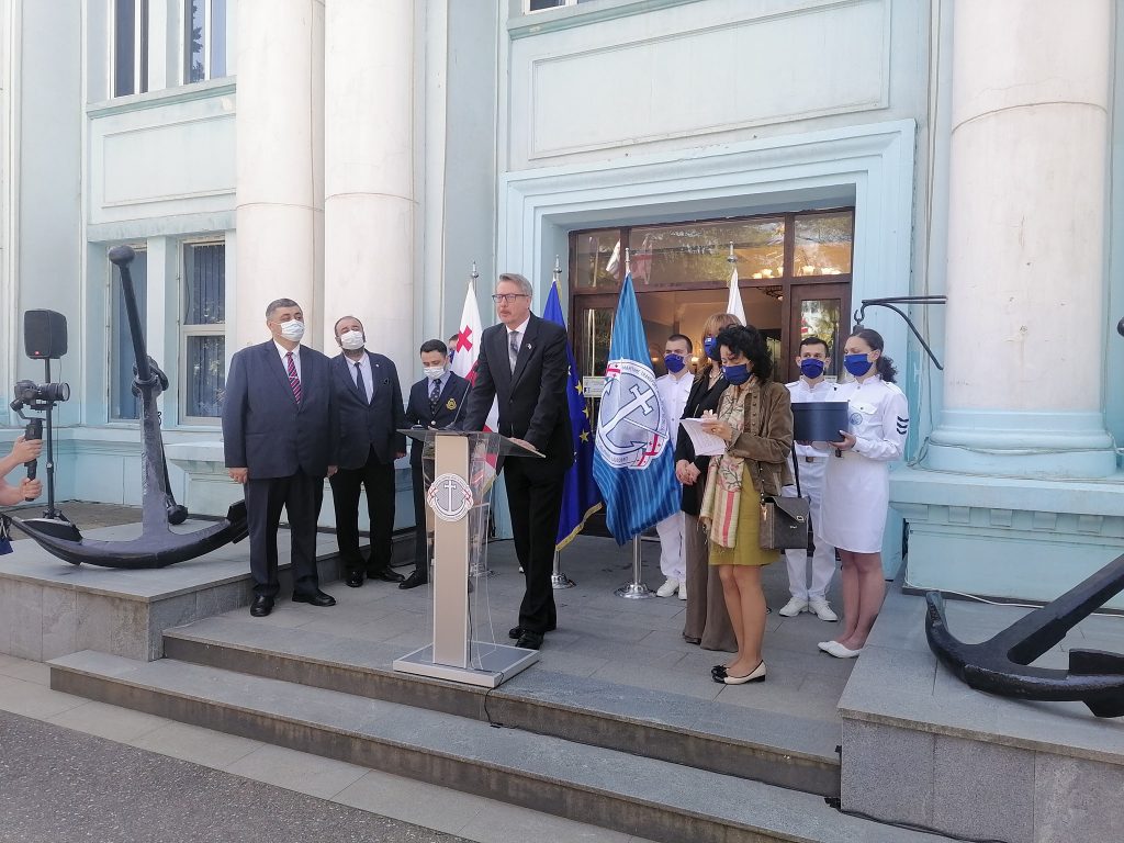 კარლ ჰარცელმა ბათუმის საზღვაო აკადემიის სტუდენტებს მიმართა - საზღვაო კადეტები იქნებით თქვენი ქვეყნის მომავალი ელჩები ღია ზღვაში, ამაყი ვარ, რომ ევროკავშირი მუშაობს თქვენთან ერთად