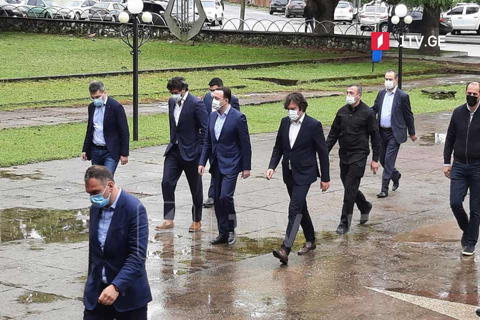 "Gürcü Arzusunun" liderləri Sameqrelo-Zemo Svanetidə seçkiqabağı görüşlərini keçirirlər