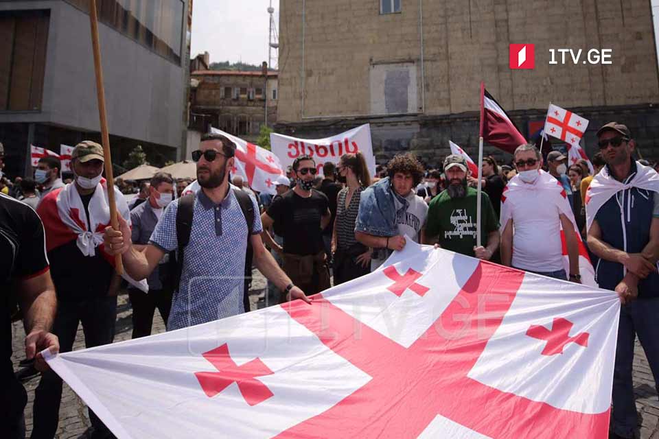 В Тбилиси на площади Первой Республики проходит акция против строительства Намахванской ГЭС (фото)