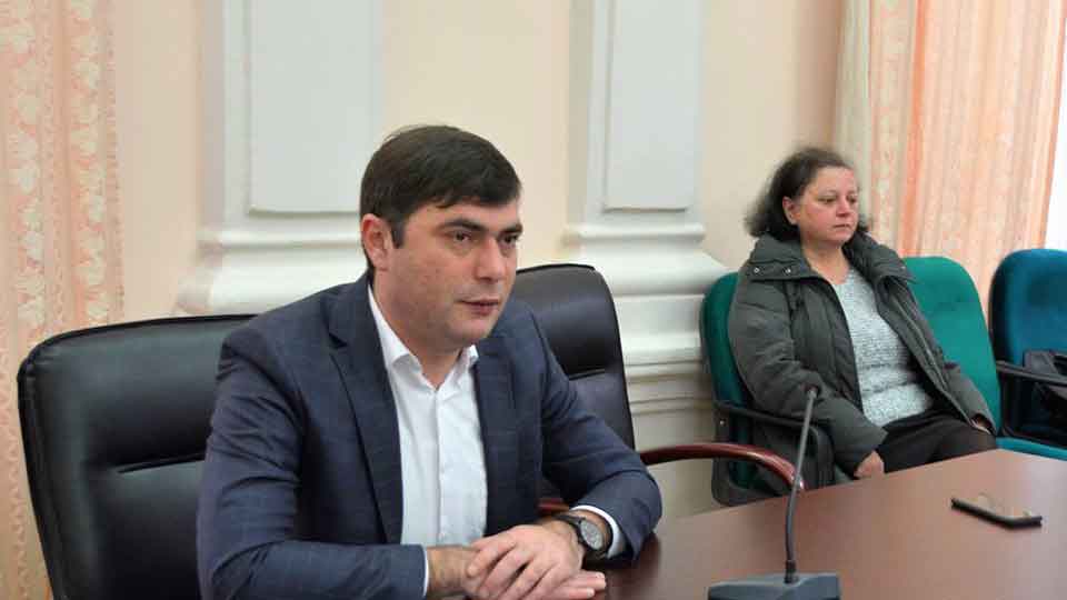 ბათუმის საკრებულოს წევრი „ქართული ოცნებიდან“ გახარიას გუნდს შეუერთდა