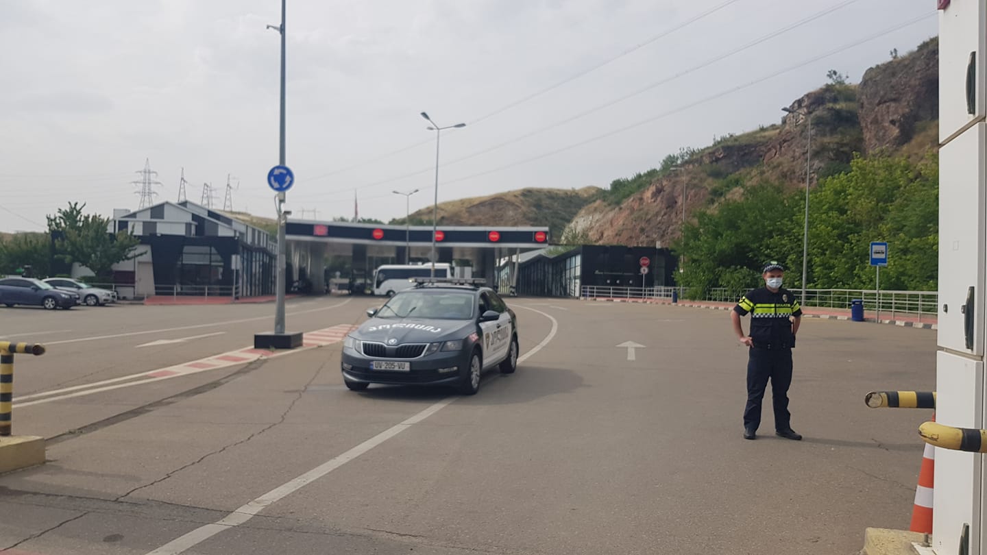 წითელი ხიდის სასაზღვრო გამშვები პუნქტის გავლით დღეიდან მოქალაქეები შესაბამისი დოკუმენტაციების წარდგენის საფუძველზე, უპრობლემოდ გადაადგილდებიან