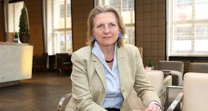 ავსტრიის ყოფილი საგარეო საქმეთა მინისტრი კარინ კნაისლი „როსნეფტის“ დირექტორთა საბჭოს წევრი გახდა