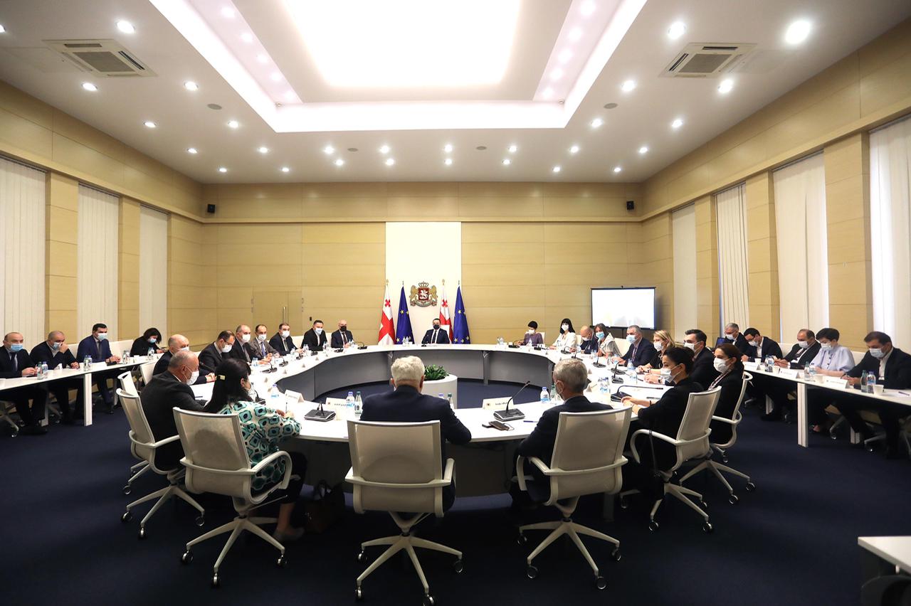 საკოორდინაციო საბჭოს გადაწყვეტილებით, ღამის კლუბების მუშაობა კვლავ შეზღუდული რჩება