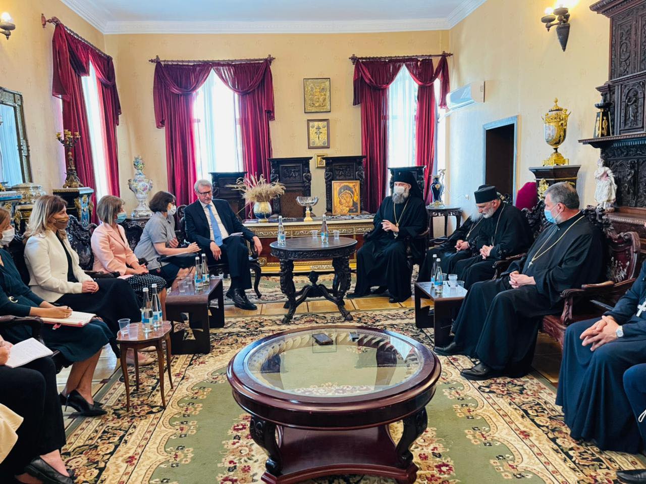 ნინოწმინდის ბავშვთა პანსიონში არსებულ ვითარებასთან დაკავშირებით ეკატერინე ტიკარაძე მეუფე შიოს შეხვდა