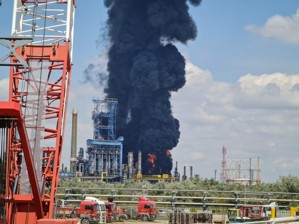 რუმინეთში, უმსხვილეს ნავთობგადამამუშავებელ ქარხანაში აფეთქება მოხდა