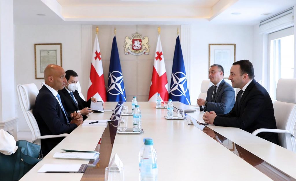 Hökumət Administrasiyasında İrakli Ğaribaşvili ilə Ceyms Appaturay arasında görüş keçirildi
