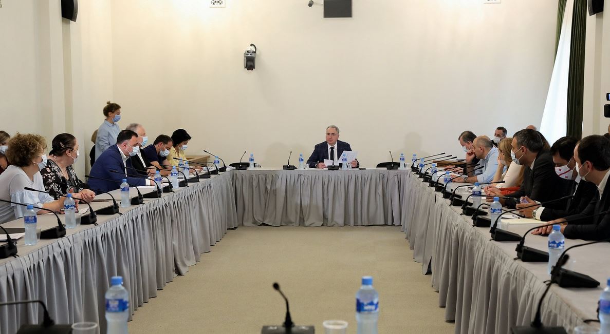 პარლამენტში სათამაშო ბიზნესის შესახებ კანონში ცვლილებებზე იმსჯელეს