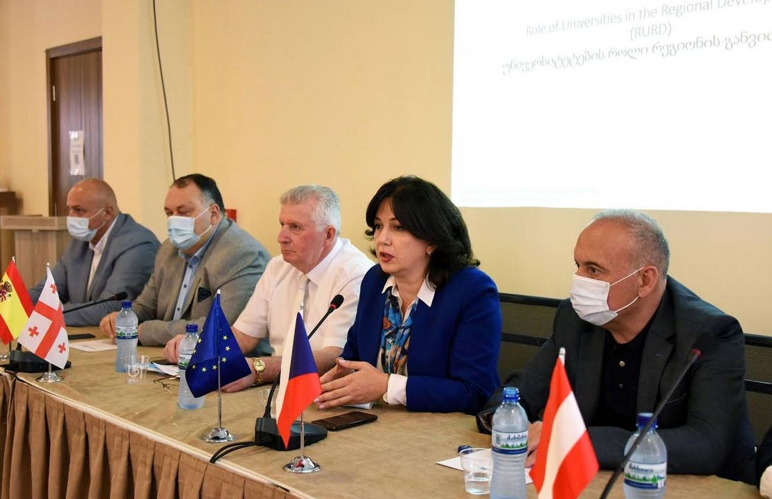 ქუთაისში საქართველოს რეგიონების უმაღლესი სასწავლებლების რექტორებთან შეხვედრა გაიმართა