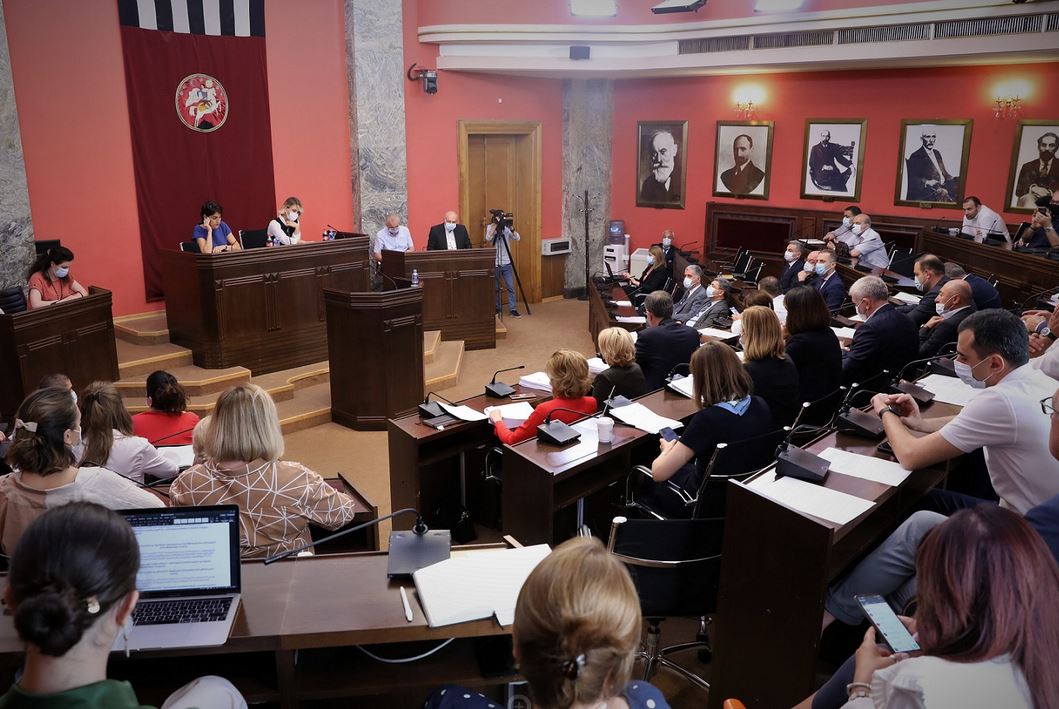 პარლამენტის ოთხმა კომიტეტმა 2021 წლის სახელმწიფო ბიუჯეტში შესატან ცვლილებებს მხარი დაუჭირა