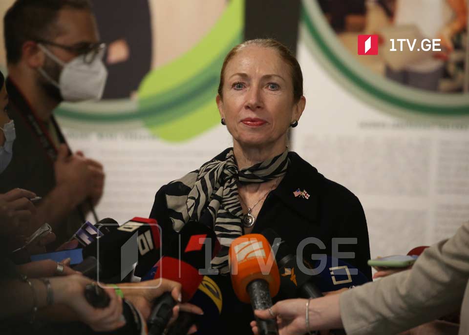 Kelli Deqnan - hamı yaxşı bilir, qarmaqarşıqlığın yaradılmasına yönəldilən kremlin dezinformasiyasını kim maliyyələşdirir, gürcülər müdrikdilər və bunu yaxşı başa düşürlər