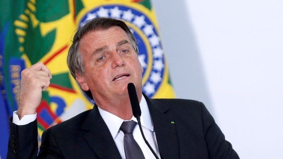 ბრაზილიის პრეზიდენტმა სოციალური მედიის რეგულირების ცვლილების განკარგულებას მოაწერა ხელი