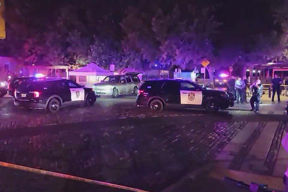 აშშ-ის ქალაქ საკრამენტოში, კალიფორნიის შტატში შეიარაღებული თავდასხმის შედეგად ორი ადამიანი დაიღუპა და კიდევ ოთხი დაშავდა