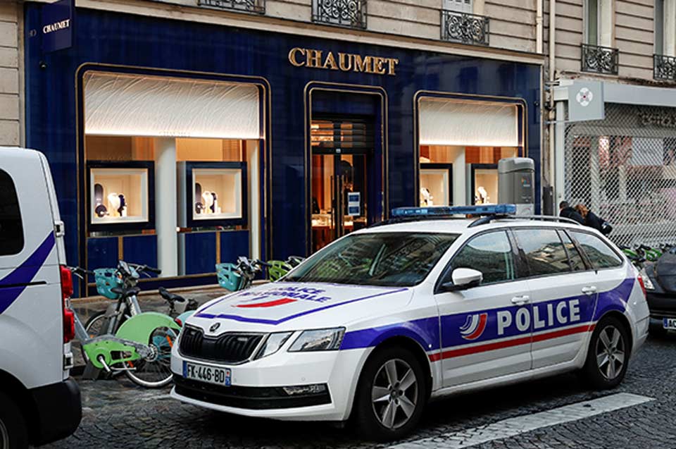 პარიზის ცენტრში საიუველირო მაღაზია გაძარცვეს - წაღებულია 2 მილიონი ევროს ღირებულების ძვირფასეულობა