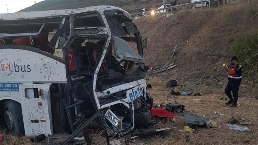 თურქეთის დასავლეთით, სამგზავრო ავტობუსების ავტოკატასტროფის შედეგად 23 ადამიანი დაიღუპა