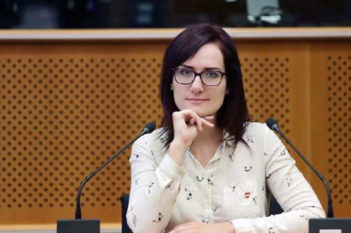 Avropa Parlamentinin üzvü, Marketa Qreqorova – Ukrayna və Gürcüstanın ərazi bütövlüyü pozulub, ümumxalq texnologiyaların sui-istifadəsini görürük və biz susmuşuq Putin müxalifəti susdurarkən