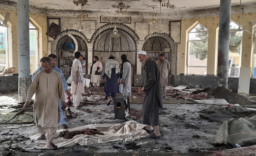 „თალიბანის“ პოლიციის ინფორმაციით, ყუნდუზის მეჩეთში მომხდარი აფეთქების შედეგად 100 ადამიანი დაიღუპა