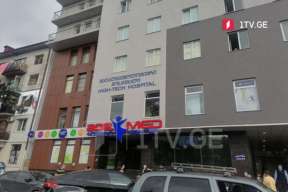 Batumidə evin uçması nəticəsində xəsarət alan kişinin vəziyyəti yaxşılaşdı