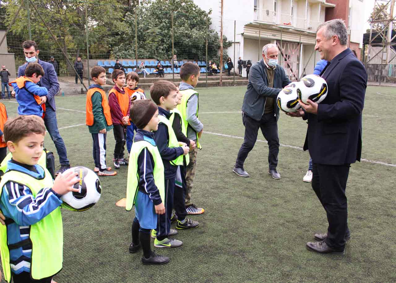 თენგიზ სულაქველიძე - სპორტის ფონდის ეს დახმარება საფეხბურთო სკოლებს ძალიან სჭირდება #1TVSPORT