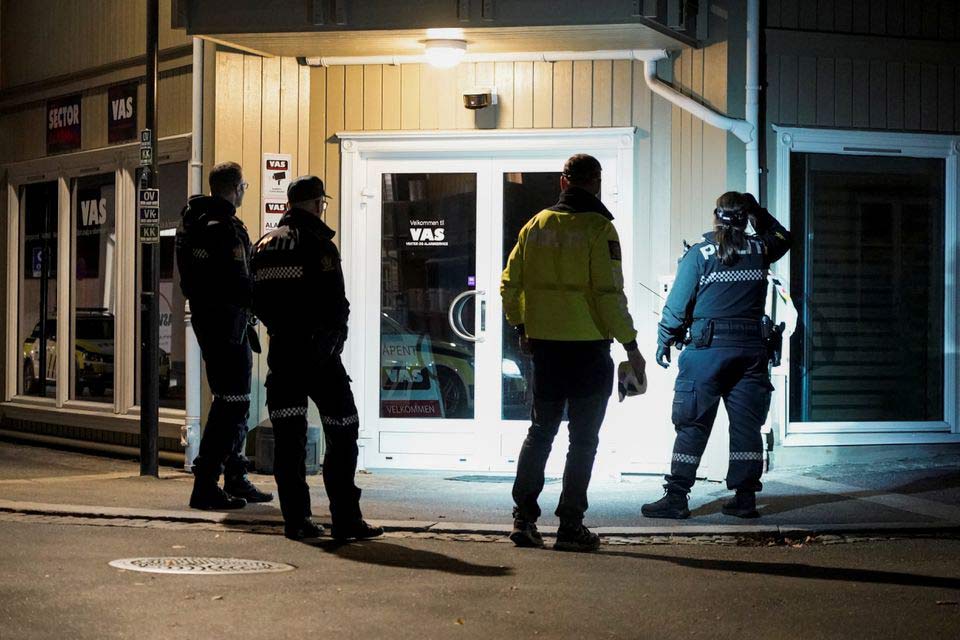 ნორვეგიაში მშვილდ-ისრით ხუთი ადამიანის მკვლელობის ფაქტზე დანიის მოქალაქე დააკავეს