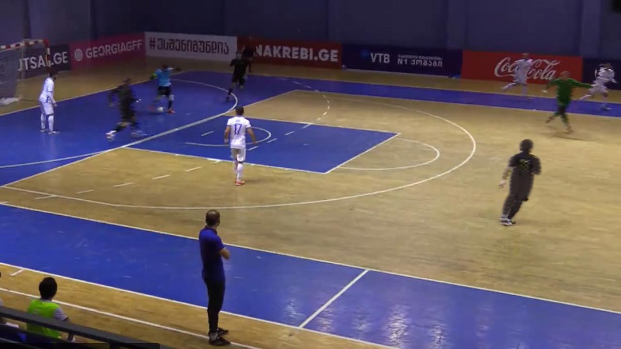 ფუტსალის ჩემპიონატში მეკარემ საკუთარი საჯარიმოდან გაიტანა - ფავორიტების მატჩი ჩემპიონმა მოიგო [ვიდეო] #1TVSPORT