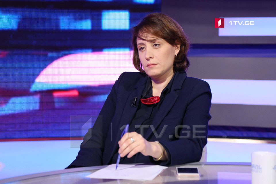 Elene Xoştariya – aktivistlər həbsxana qarşısında fəallıq edirlər və bu yaxşıdır, böyük aksiyaya qoşuldum, bütün aksiyalarda ola bilmərik