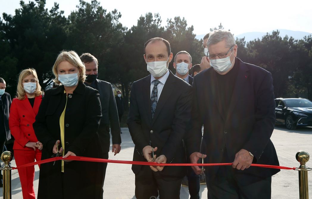 ლევან დავითაშვილმა და ნათია თურნავამ სოფელ ნატახტარში ახალი საწარმო „ფუდ ალიანსი“გახსნეს