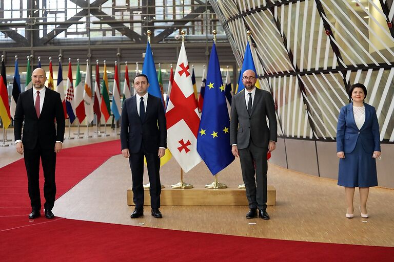 საქართველოს, უკრაინისა და მოლდოვის პრემიერ-მინისტრებს ევროპული საბჭოს პრეზიდენტმა, შარლ მიშელმა უმასპინძლა