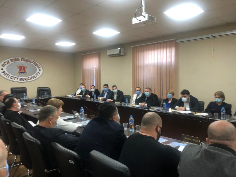 ფოთის საკრებულოს თავმჯდომარედ ალექსანდრე ტყებუჩავა აირჩიეს 