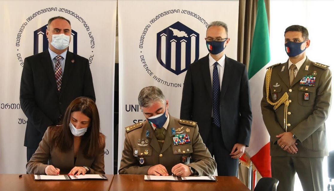 თავდაცვის ინსტიტუციური აღმშენებლობის სკოლასა და იტალიის არმიის ცენტრს შორის ურთიერთთანამშრომლობის მემორანდუმი გაფორმდა