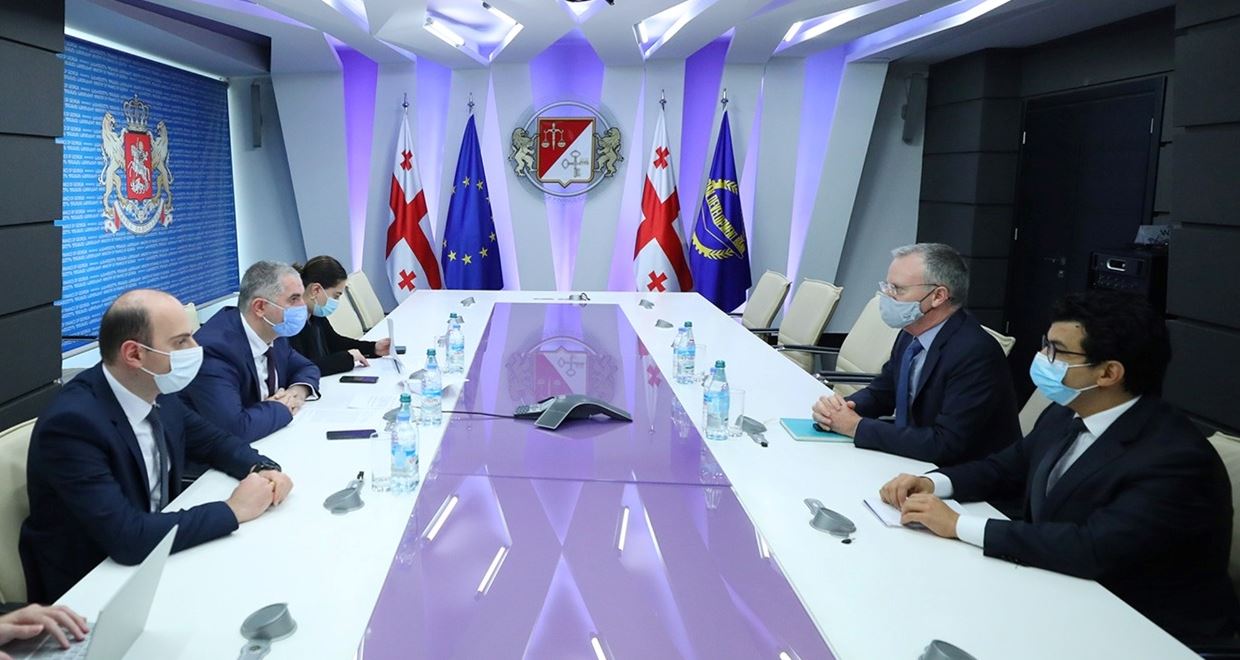 ლაშა ხუციშვილი აზიის განვითარების ბანკის მუდმივი წარმომადგენლობის დირექტორ შეინ როზენტალს შეხვდა