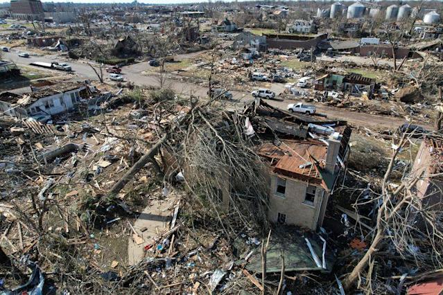ABŞ-da tornado nəticəsində ən azı 100 adam öldü