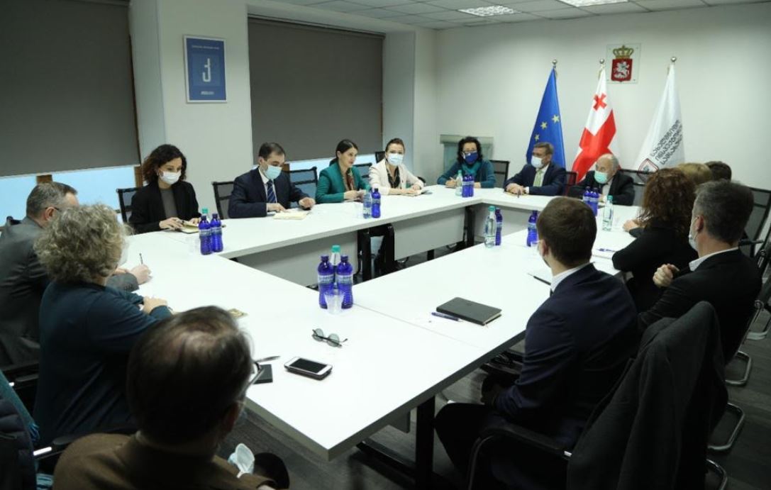 ლონდა თოლორაია ევროკავშირის მისიის ხელმძღვანელის მოადგილესა და რვა ქვეყნის საელჩოს წარმომადგენლებს შეხვდა