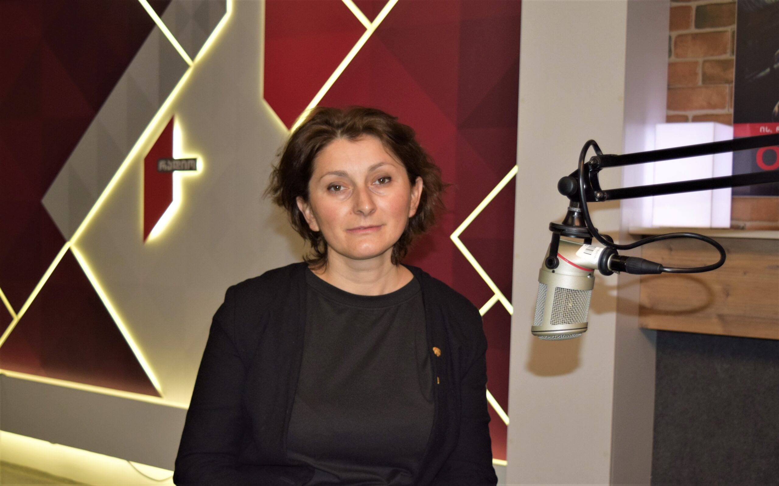 პიკის საათი - ქართული კალიგრაფია „მაშრიყით მაღრიბამდე“!