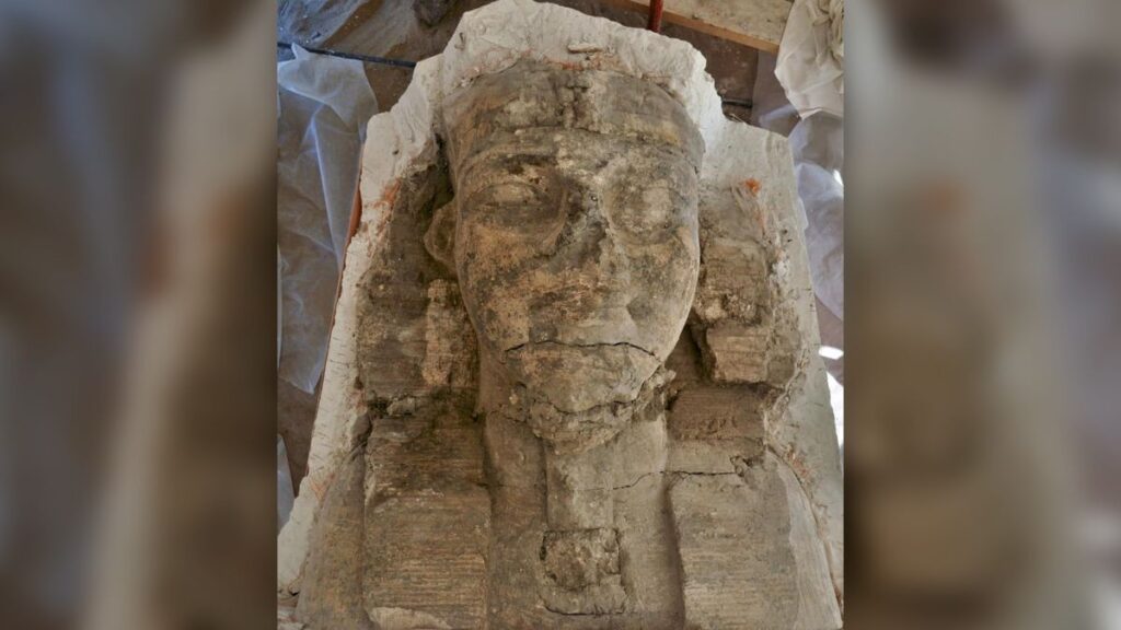 ძველეგვიპტურ ტაძარში სფინქსის მსგავსი ორი უზარმაზარი ქანდაკება აღმოაჩინეს — #1tvმეცნიერება