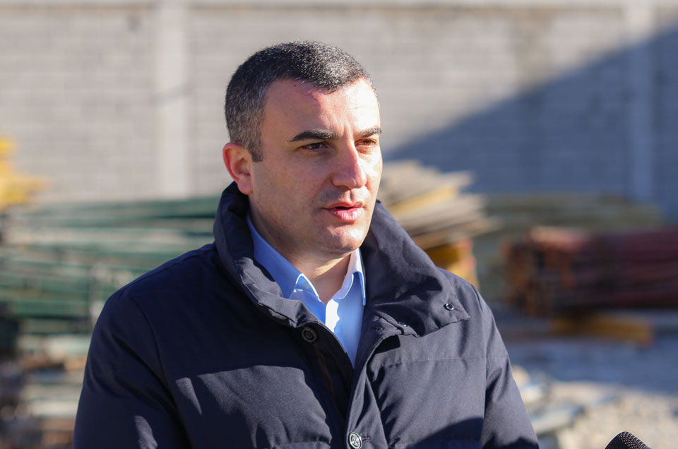 ქვემო ქართლის რწმუნებულის ინფორმაციით, მიწისძვრის შედეგად სოფელ შახმარლოში საცხოვრებელი სახლის კედელი ჩამოინგრა, ასევე რამდენიმე სოფელს დროებით შეუწყდა ელექტრომომარაგება