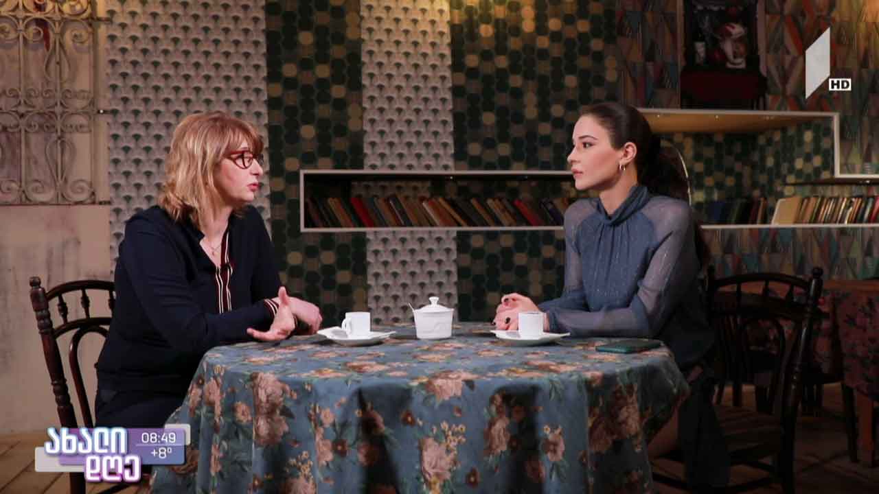 „ჩვენ დავაღწიეთ თავი ბომბებს, ტანკებს და დაიბადე როგორც დევნილი“- ანო თაკალანძის ინტერვიუ დედასთან, ნონა ქეცბაიასთან