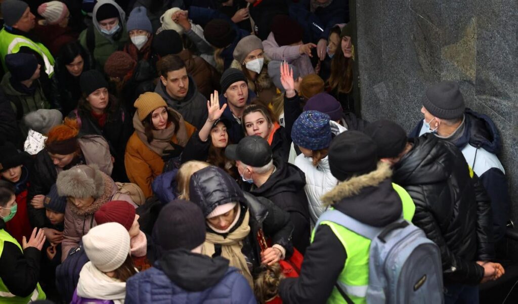 Ukrayna mediasının məlumatına görə, Donetsk bölgəsindən təxliyyə marşrutunda döyüşlər gedir və bu səbəbdən təxliyyə təxirə salındı