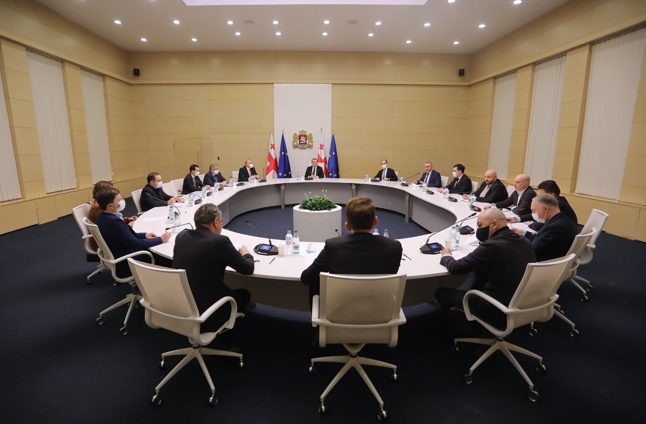 ირაკლი ღარიბაშვილი ბიზნესასოციაციისა და საქართველოში მოქმედი ბანკების ხელმძღვანელებს შეხვდა