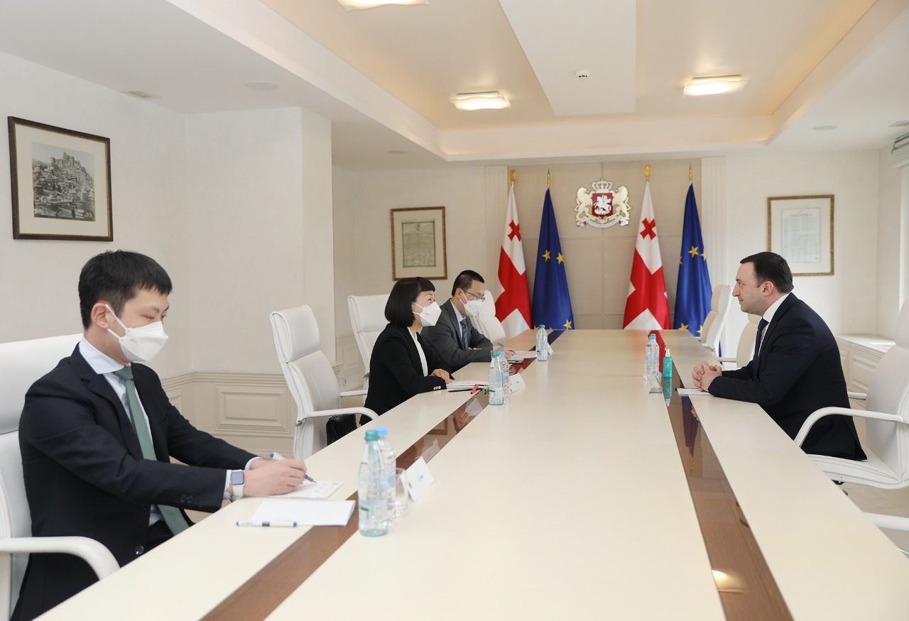 ირაკლი ღარიბაშვილმა ჩინეთის ელჩთან, ლი იანთან გამოსამშვიდობებელი შეხვედრა გამართა