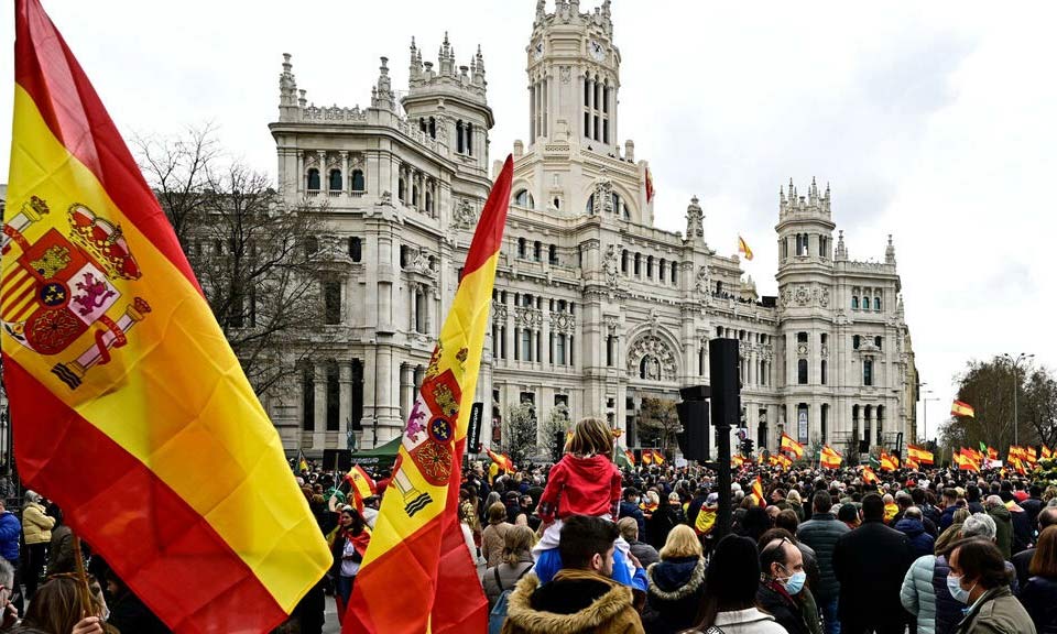 „ფრანს 24“ - ესპანეთში სურსათის, ელექტროენერგიისა და საწვავის მკვეთრად გაძვირების წინააღმდეგ აქციაზე ათასობით ადამიანი გამოვიდა