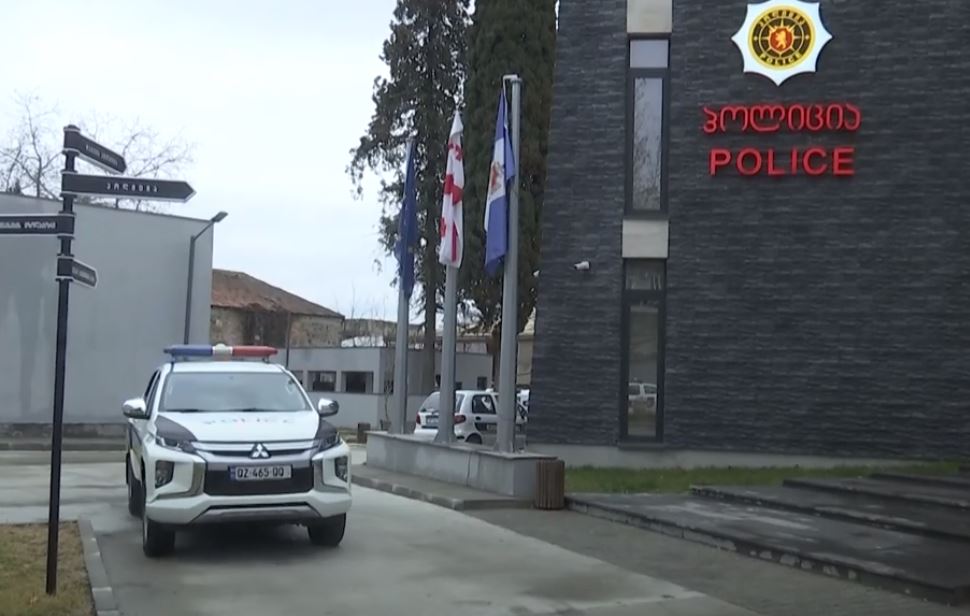 პოლიციამ თბილისსა და რეგიონებში უკანონო ცეცხლსასროლი იარაღი ამოიღო - დაკავებულია ექვსი პირი