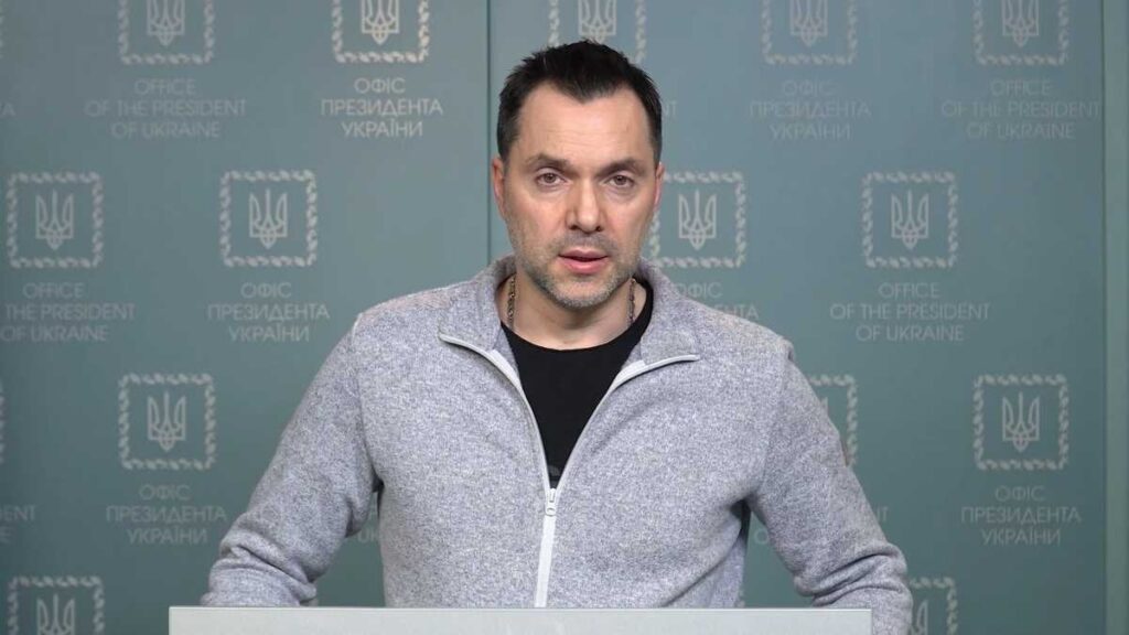 ალექსეი არესტოვიჩი აცხადებს, რომ უკრაინაში საბრძოლო მოქმედებების აქტიური ფაზა ერთ კვირას ან შესაძლოა, მეტხანს გაგრძელდეს