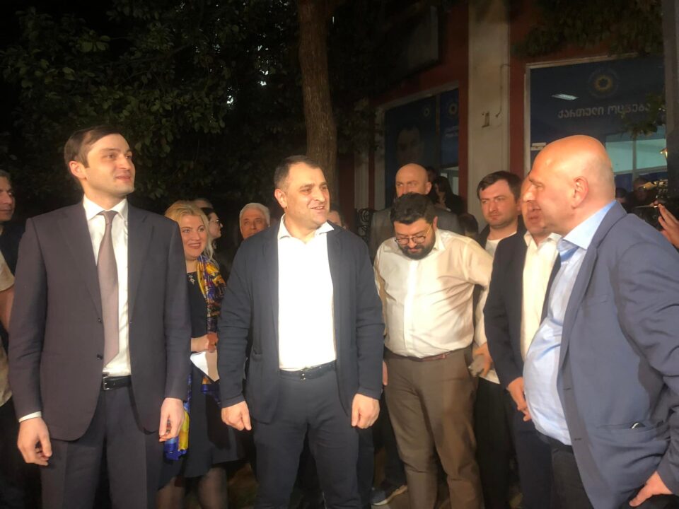თორნიკე რიჟვაძე - ბათუმში ჩატარებულ არჩევნებს ჩრდილს ვერავინ მიაყენებს, ღირსებამ და სიმართლემ გაიმარჯვა, რისთვისაც დიდი მადლობა ბათუმელებს