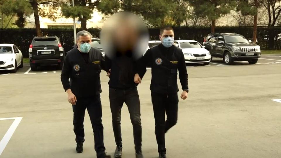 პოლიციამ ნარკოდანაშაულისთვის ერთი პირი დააკავა - ამოღებულია განსაკუთრებით დიდი ოდენობით ნარკოტიკული საშუალებები